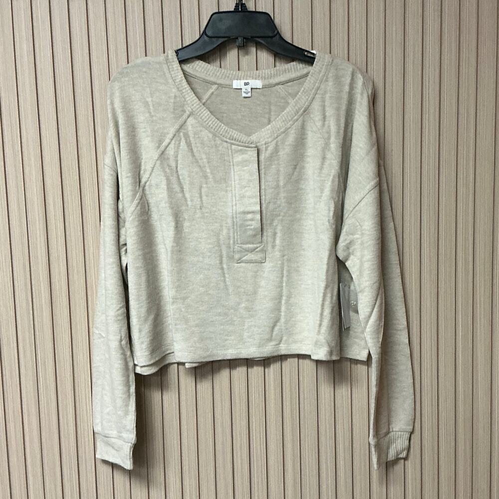 BP. Women’s Light Heather Oatmeal Sweater Size XL